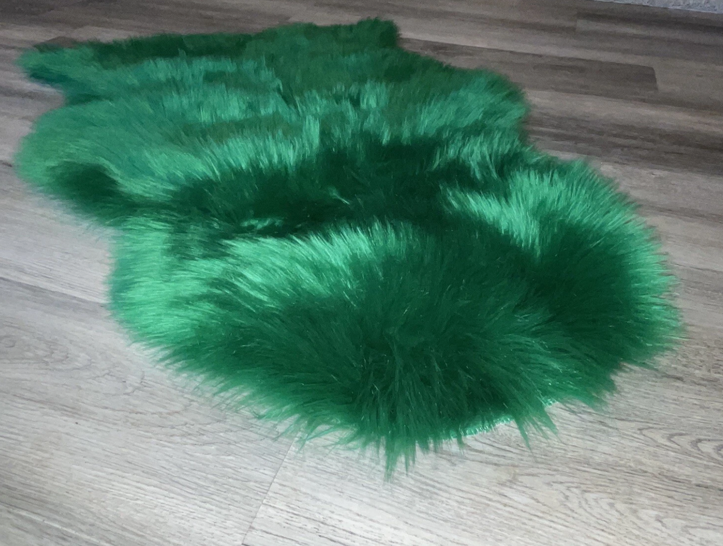 Green Faux Fur Sheepskin Accent Rug 60cm x 90cm